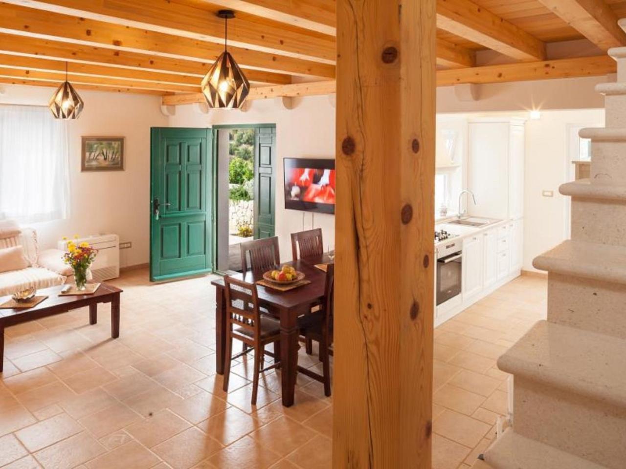 Luxurious Holiday Home In Makarska With Jacuzzi المظهر الخارجي الصورة